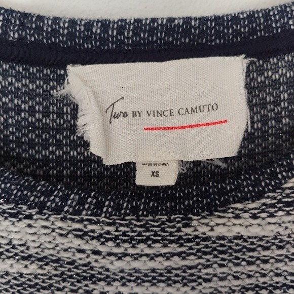 Two by Vince Camuto Navy & Cream Sweater Size XS - Picture 4 of 5